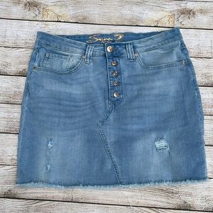 Seven7 Denim Jean Distressed Ripped Jean Denim Mini Weekend Skirt